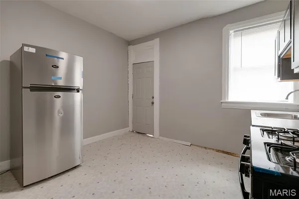 $700 | 1402 A Granville Place, St. Louis, MO 63112