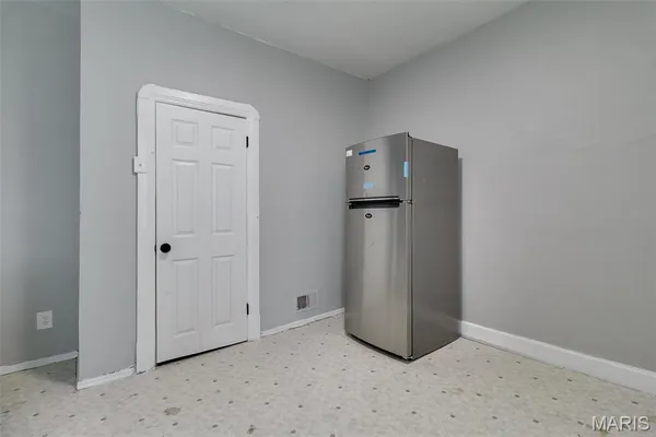 $700 | 1402 A Granville Place, St. Louis, MO 63112