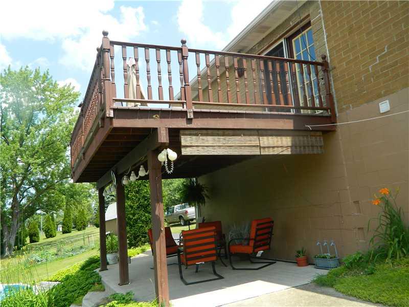 115 Ridge Avenue Beaver Falls, PA 15010 - Photo 16 of 19 Patio/Deck.