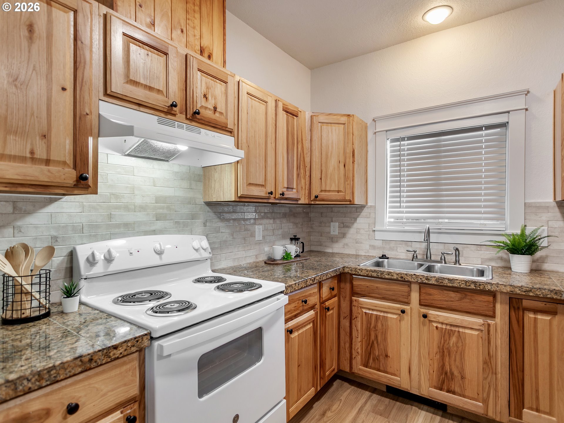 1634 Northeast 74th Avenue Portland, OR 97213 - Photo 15 of 38 Kitchen