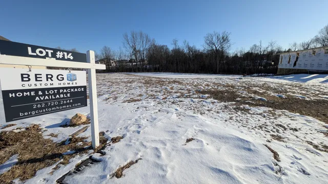 $229,900 | N51-w18979 Quietwood Drive, Unit LOT #14, Menomonee Falls, WI 53051