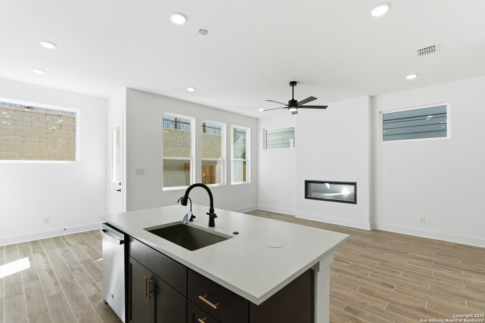 6464 Babcock Road, Unit 717 San Antonio, TX 78249 - Photo 16 of 44 a view of a sink a faucet and chandelier