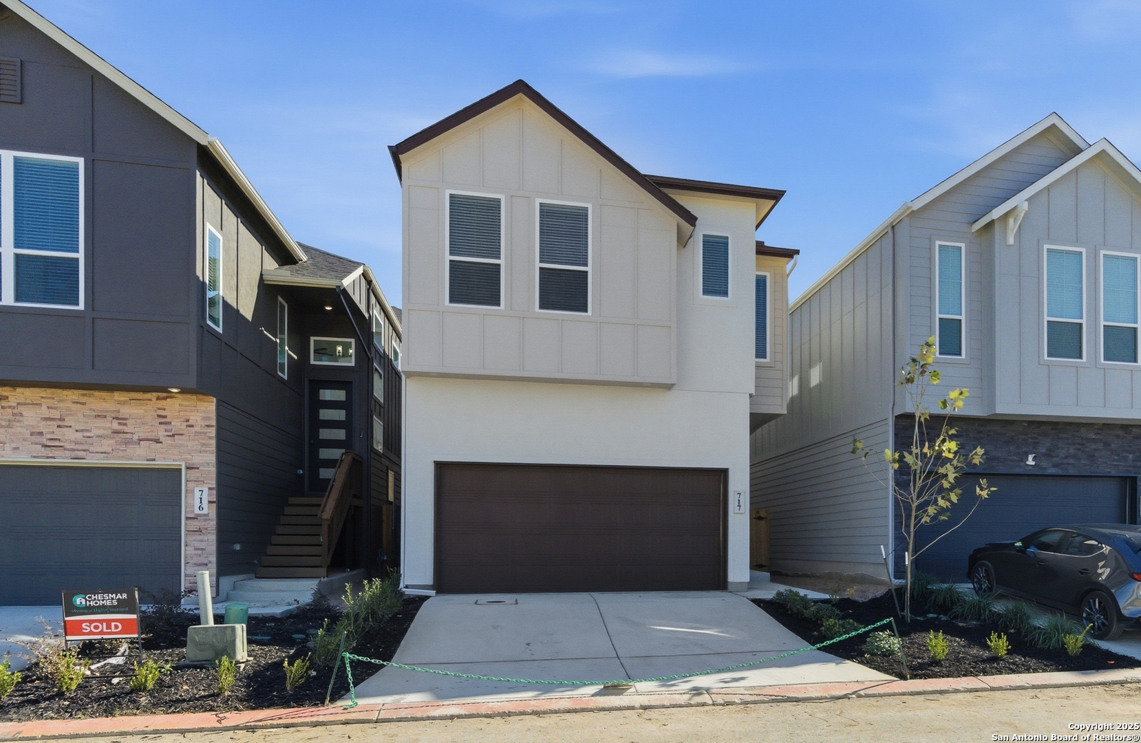 6464 Babcock Road, Unit 717 San Antonio, TX 78249 - Photo 2 of 44 a front view of a house with yard