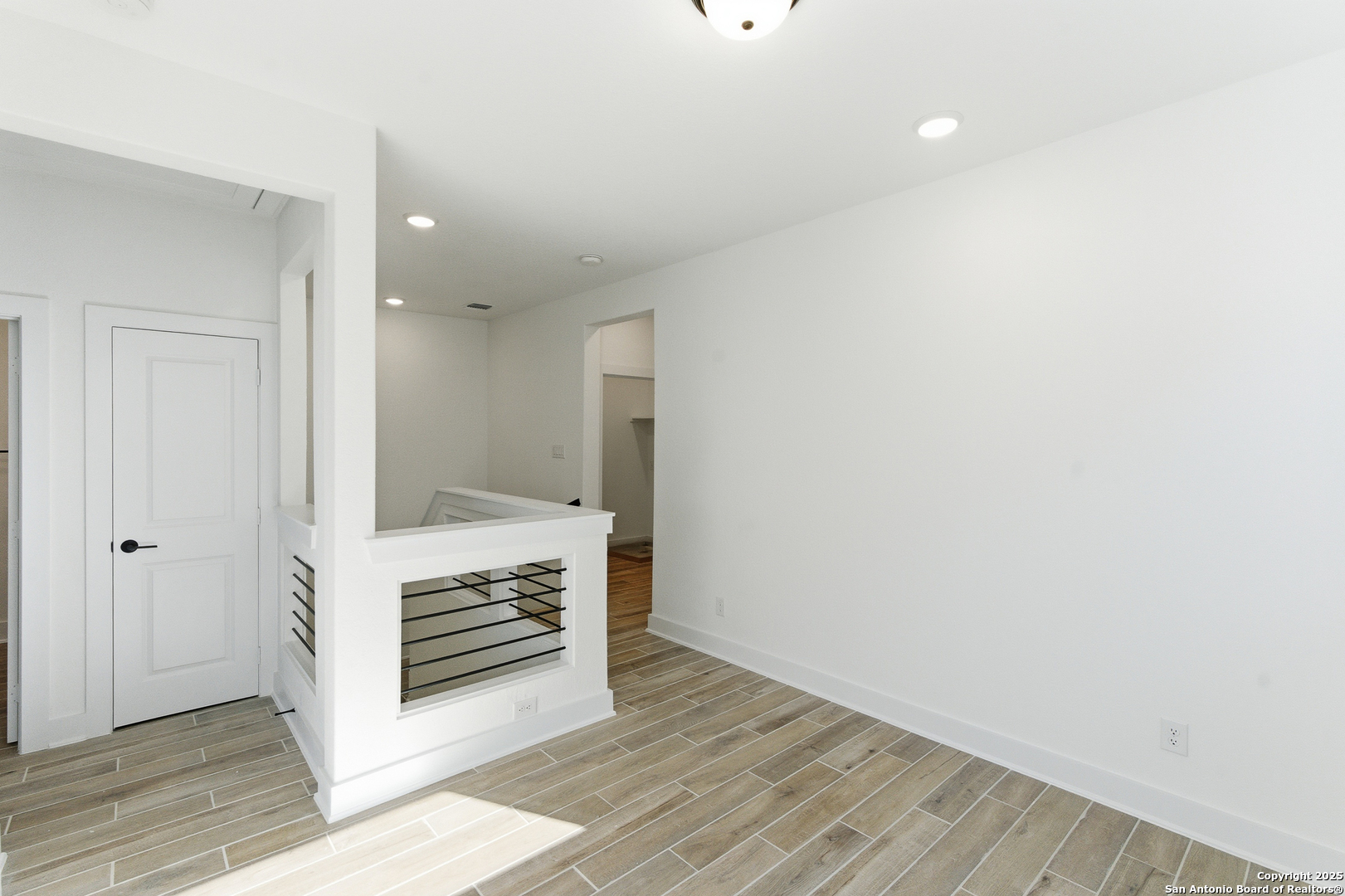 6464 Babcock Road, Unit 717 San Antonio, TX 78249 - Photo 25 of 44 a bathroom with a sink and a mirror
