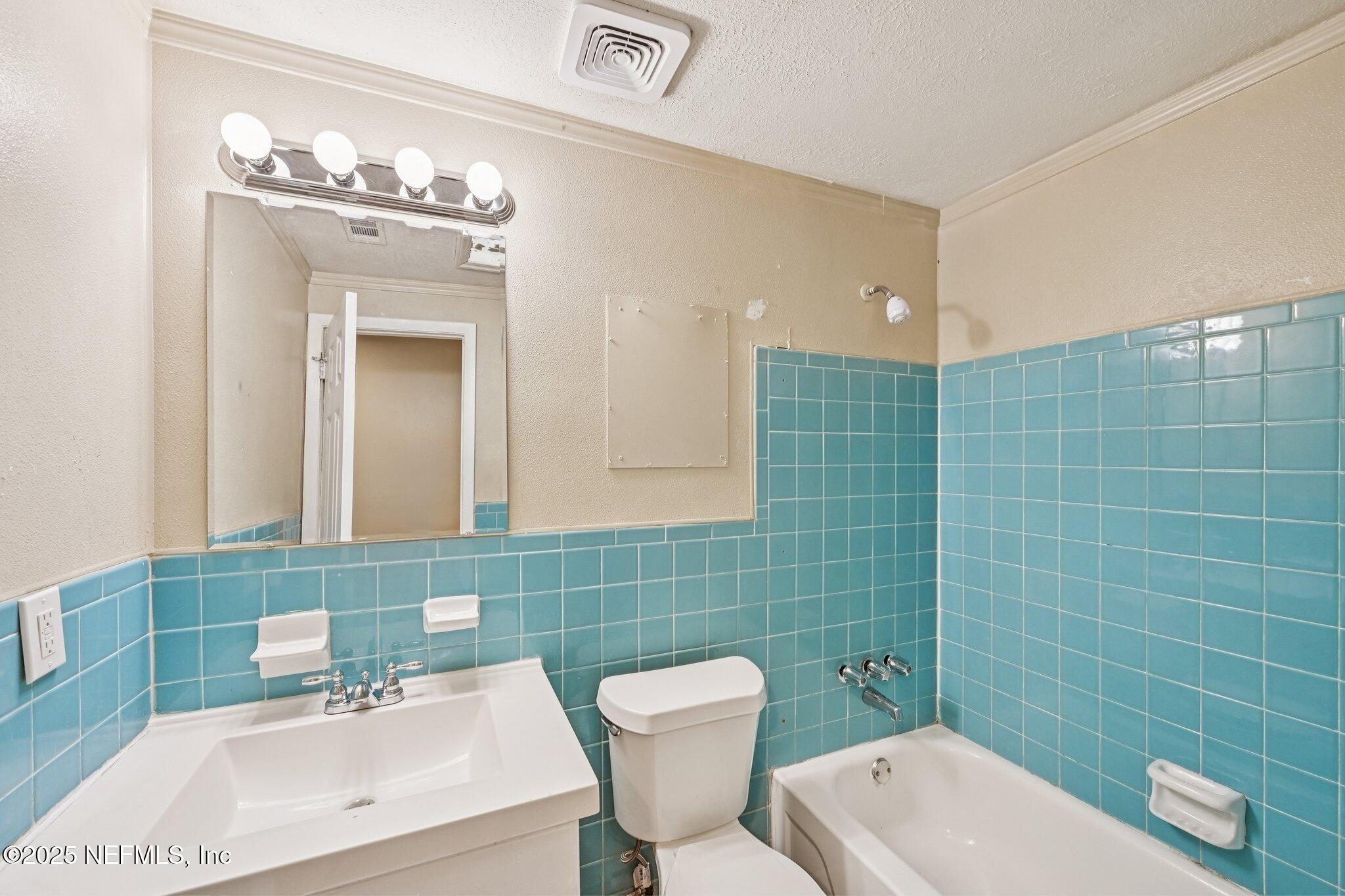 4419 Crossbow Road Jacksonville, FL 32208 - Photo 19 of 23 GUEST BATH