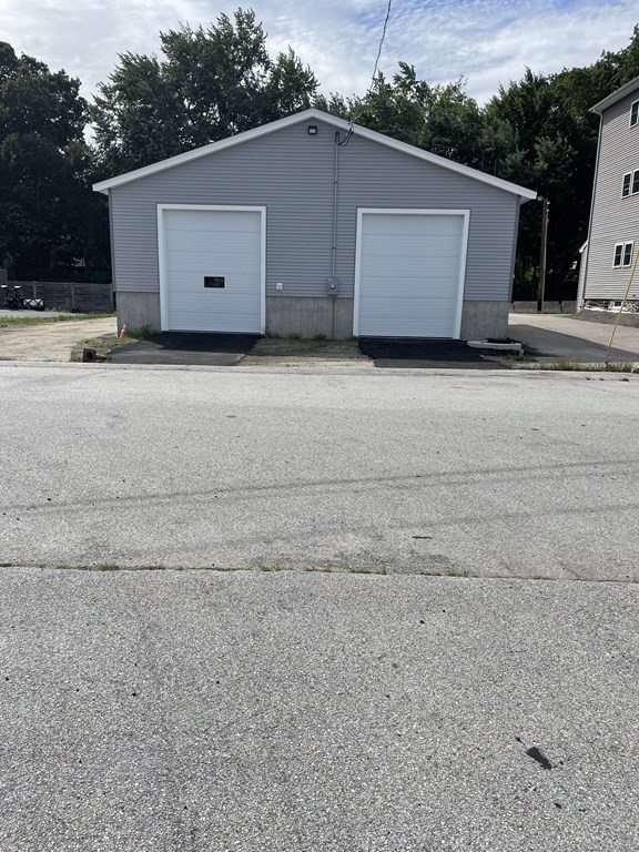 16 Dexter Street Worcester, MA 01607 - Photo 2 of 17