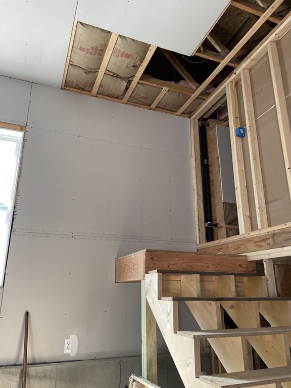 16 Dexter Street Worcester, MA 01607 - Photo 10 of 17