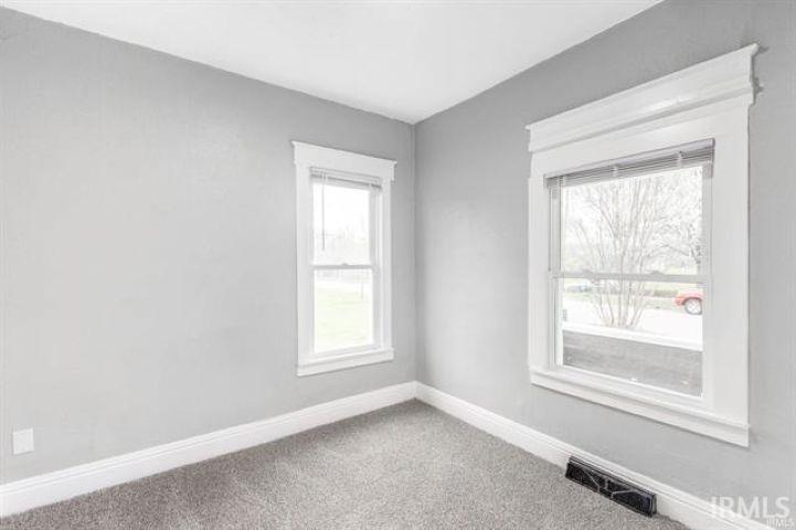 1105 Queen Street South Bend, IN 46616 - Photo 8 of 17