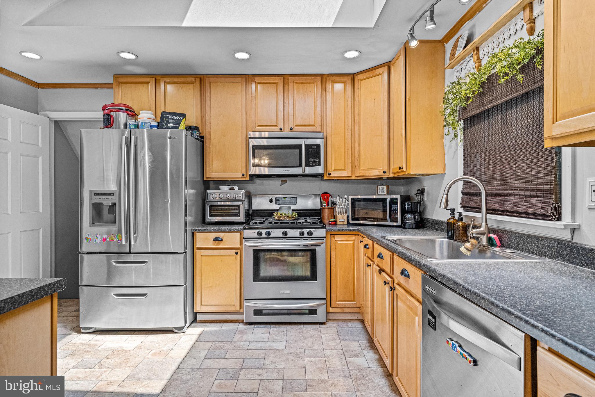 200 Sheffield Road Cherry Hill, NJ 08034 - Photo 10 of 39