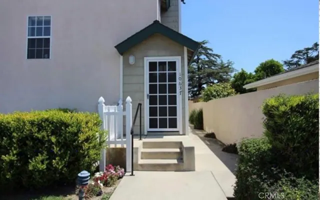 $2,850 | 10637 Walnut Street, Los Alamitos, CA 90720