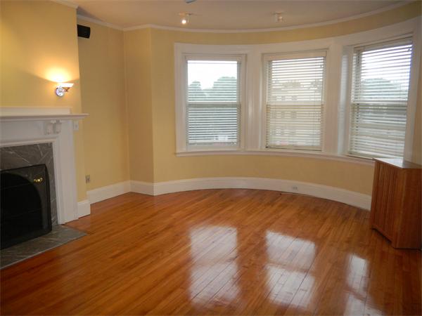 1011 Beacon Street, Unit 4 Brookline, MA 02446 - Photo 3 of 7