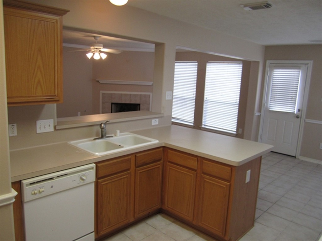 12911 Maples Perch Court Humble, TX 77346 - Photo 3 of 14