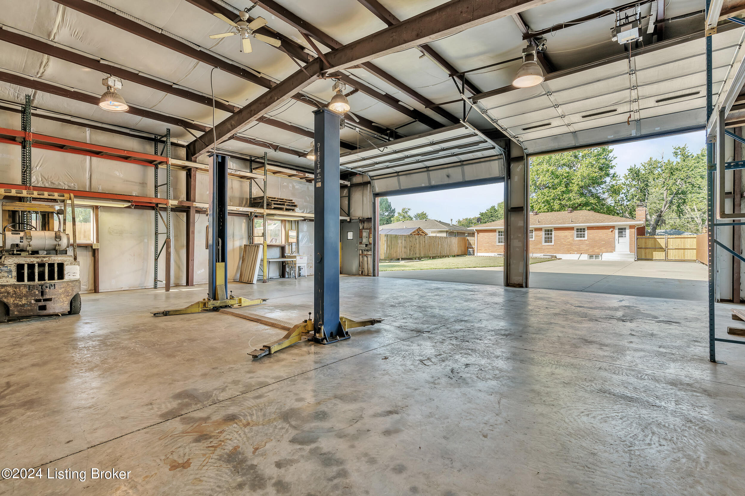 8011 Bluebonnet Road Louisville, KY 40258 - Photo 28 of 36 Workshop