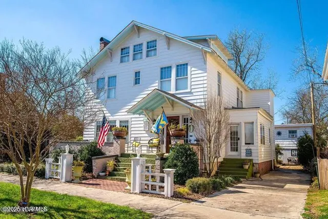 $2,000 | 411 George Street, Unit 2, New Bern, NC 28560