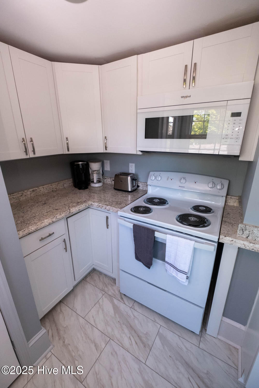 411 George Street, Unit 2 New Bern, NC 28560 - Photo 2 of 11 DSCF2292