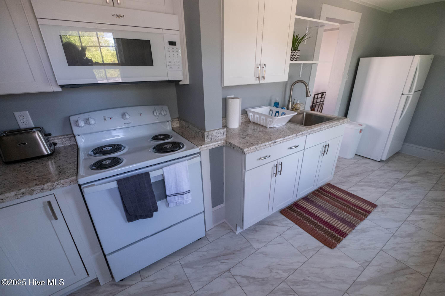 411 George Street, Unit 2 New Bern, NC 28560 - Photo 4 of 11 DSCF2276