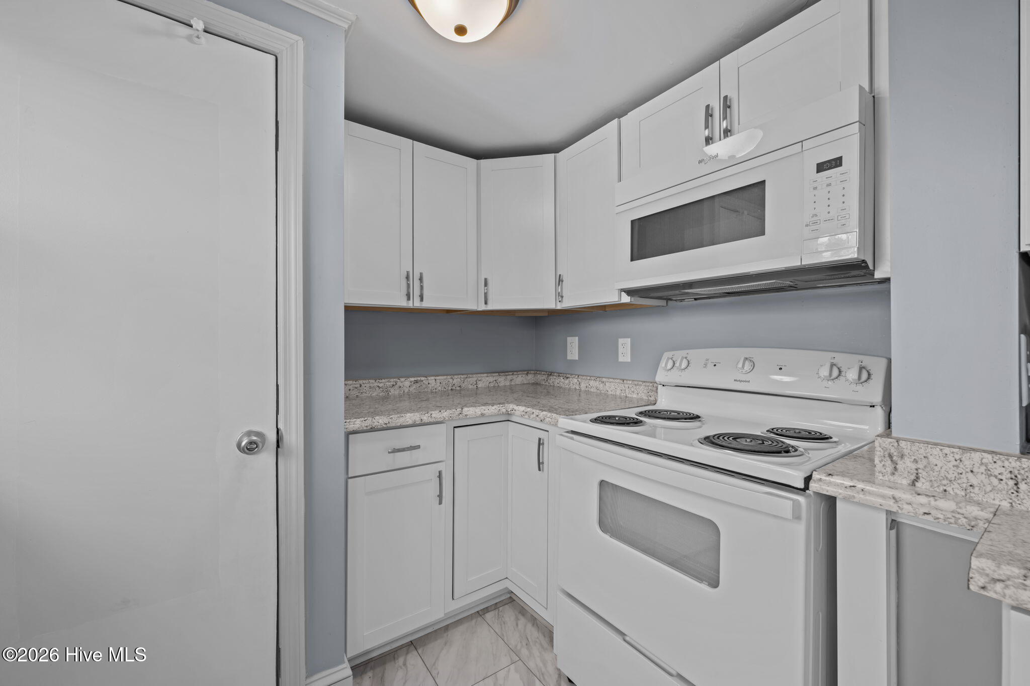 411 George Street, Unit 2 New Bern, NC 28560 - Photo 5 of 20 6-web-or-mls-DSC_5212