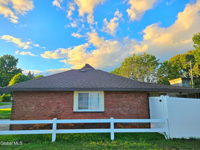 $209,900 | 1120 Outer Drive, Schenectady, NY 12303