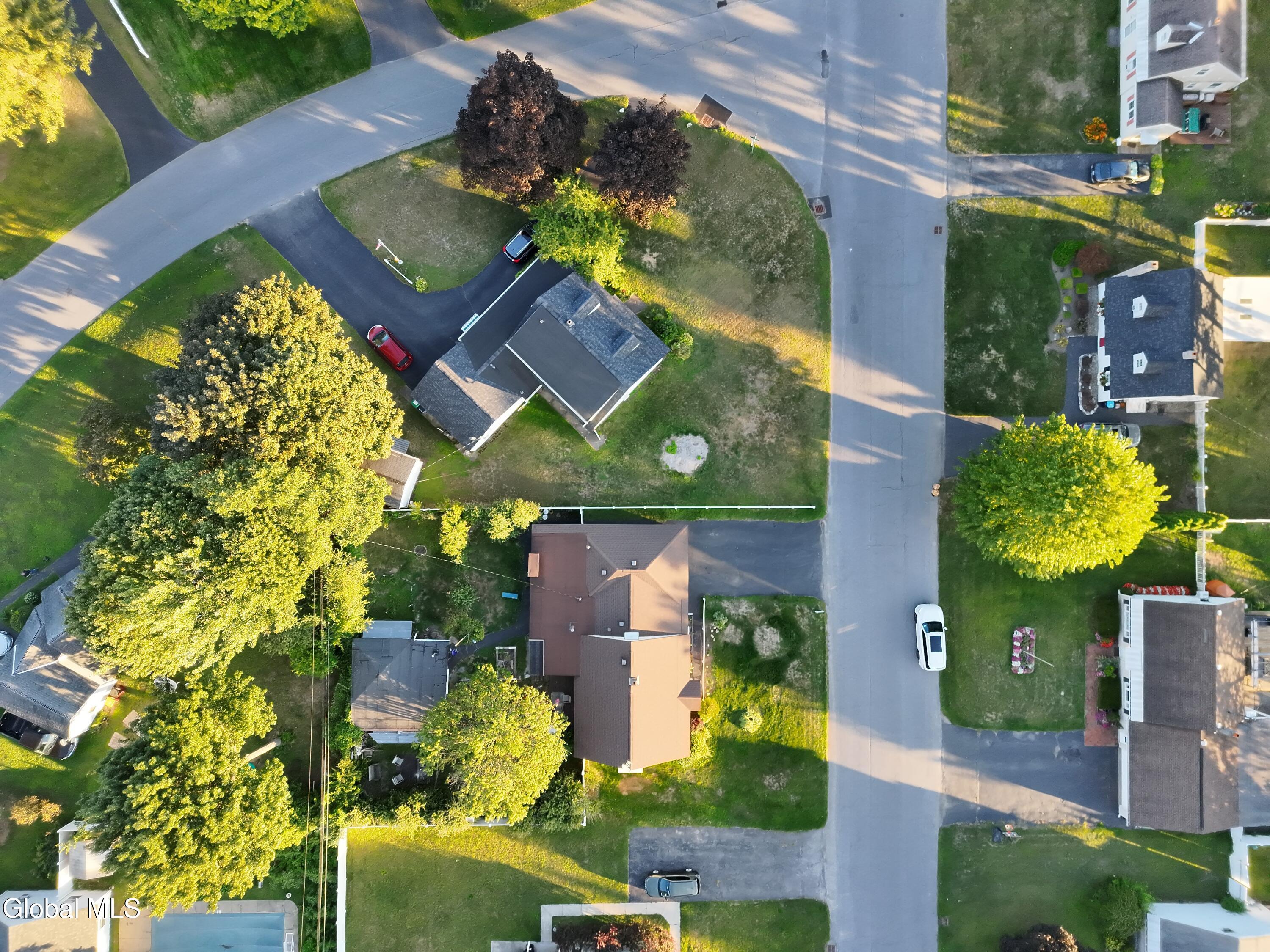 1120 Outer Drive Schenectady, NY 12303 - Photo 8 of 33 org_9347b58779469cdc_1756334838000