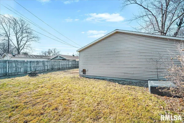 $125,000 | 303 Powers Avenue, Pekin, IL 61554