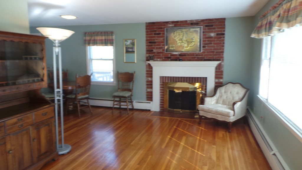 9 Pompano Road Worcester, MA 01605 - Photo 2 of 12