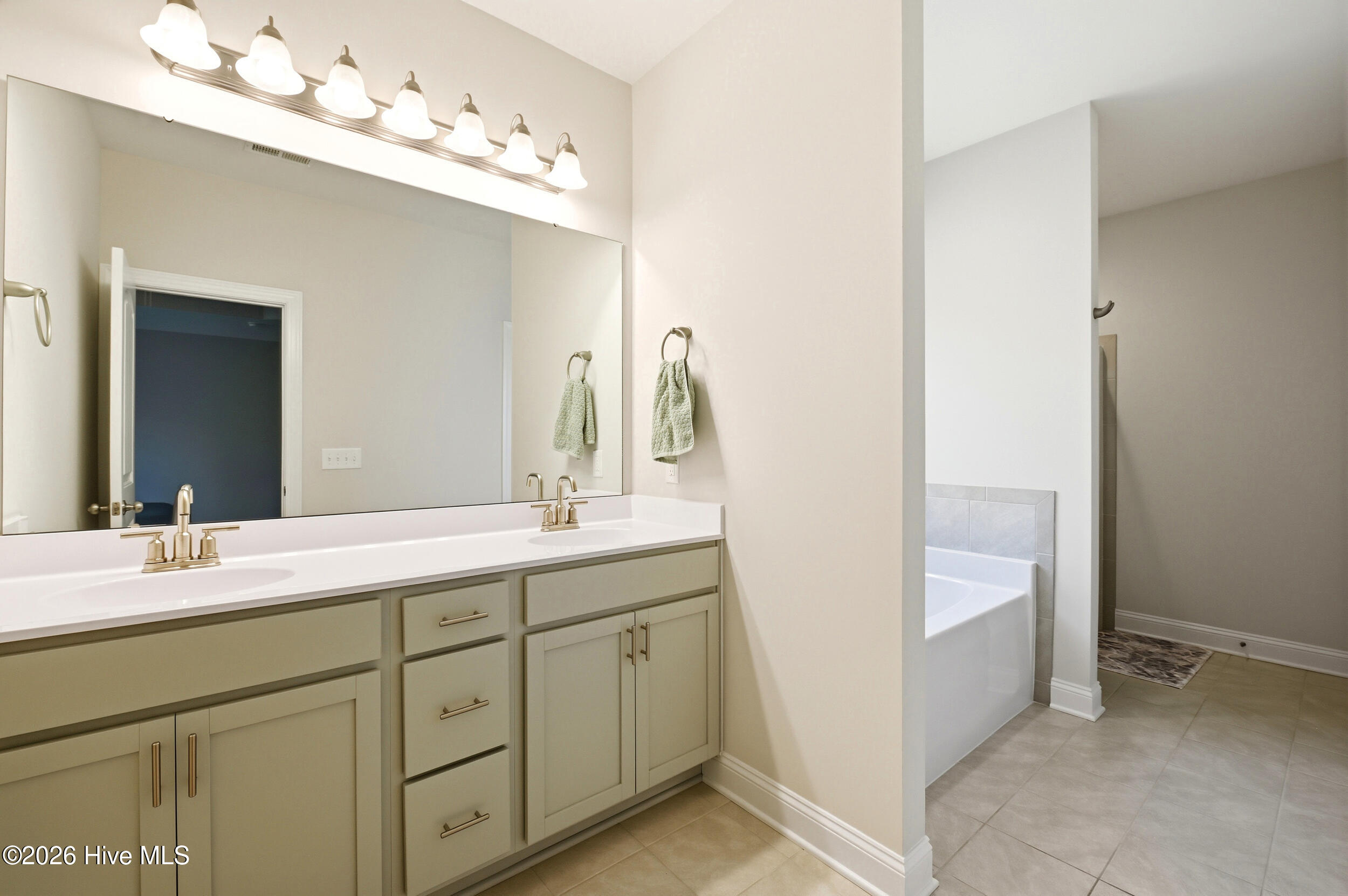 80 Forsyth Lane Rocky Point, NC 28457 - Photo 24 of 53 master bathroom
