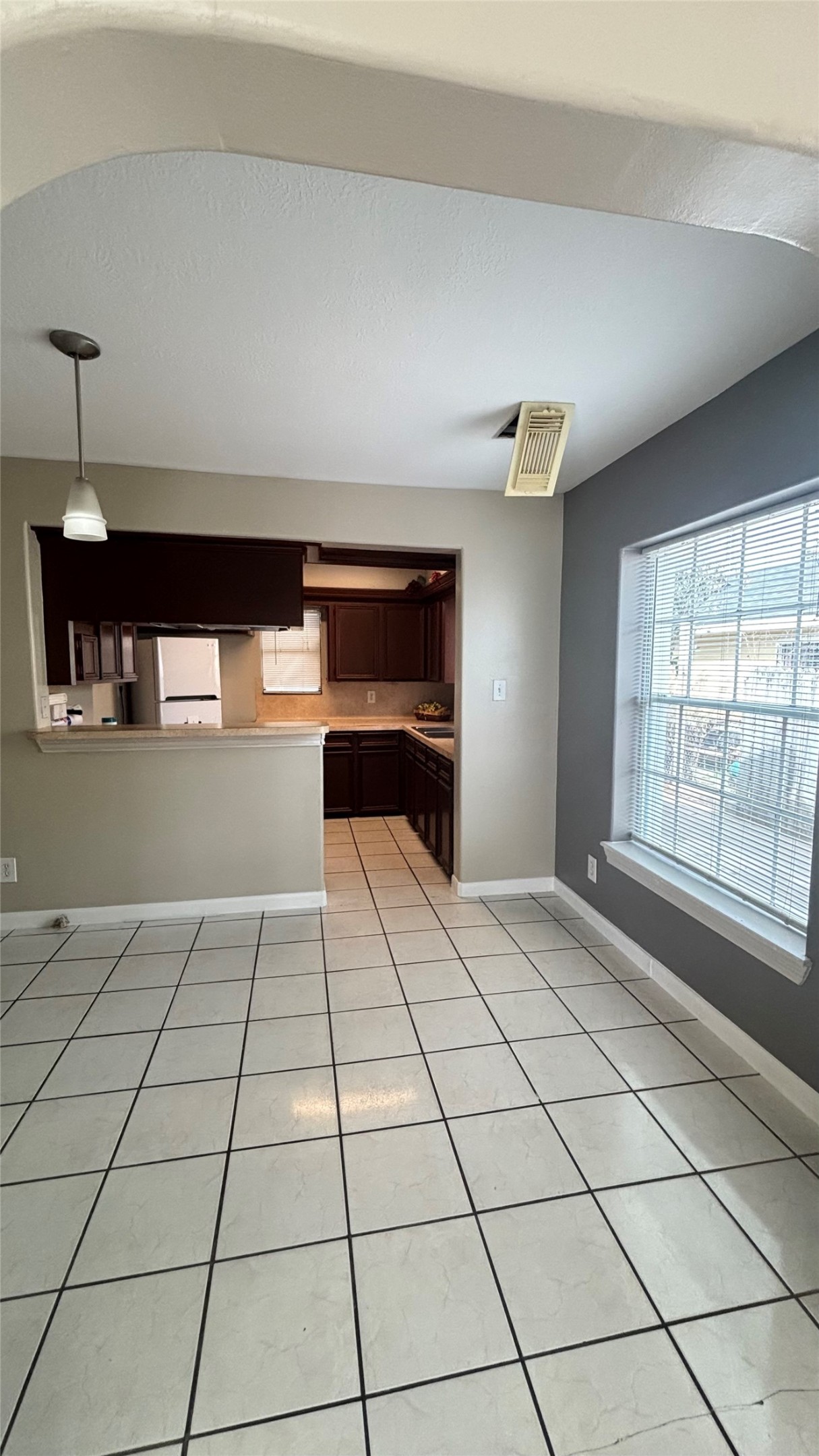 2340 Cumberland Street Houston, TX 77023 - Photo 7 of 18 a view of an empty room and window