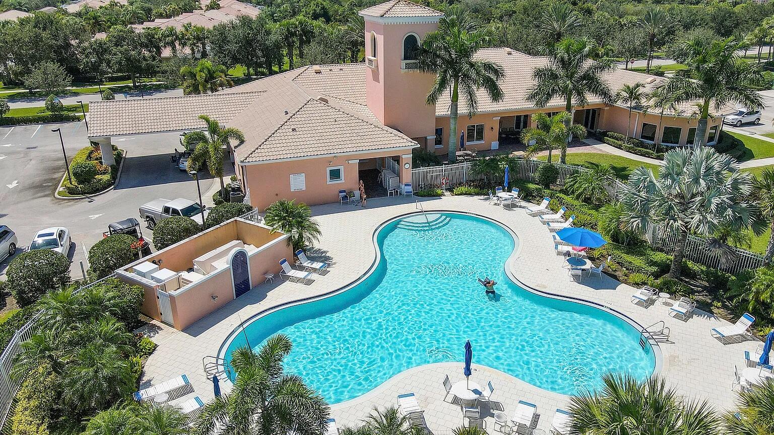 10422 Southwest Stratton Drive Port St. Lucie, FL 34987 - Photo 28 of 32 2edd96e8954d491e7604efba8ce35e73-uncropp