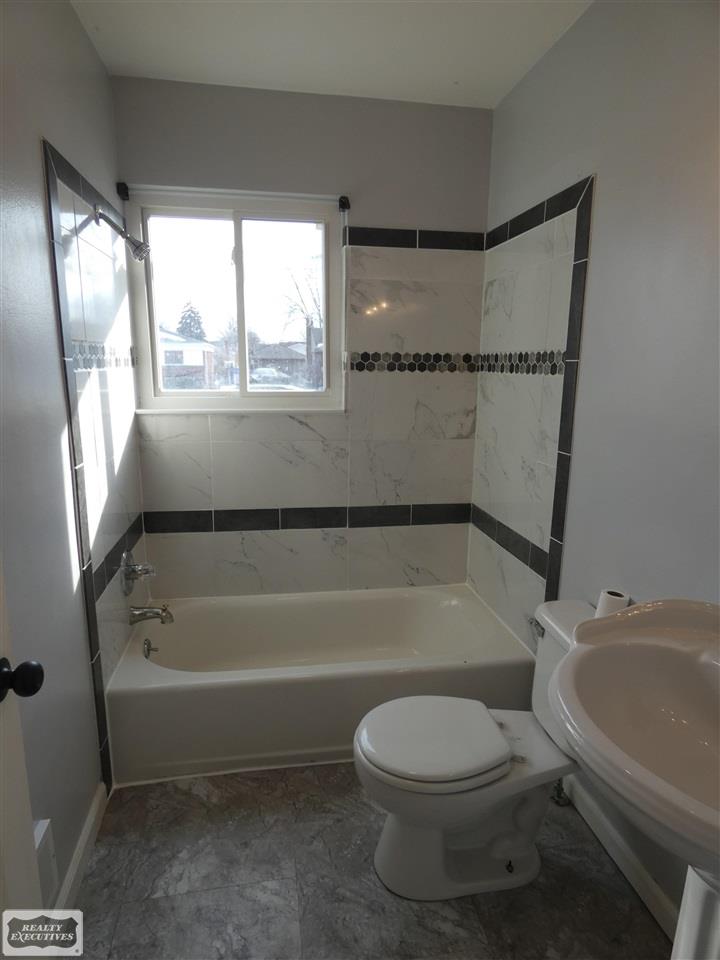 18401 Woodbine Road Fraser, MI 48026 - Photo 16 of 16 50065357-15.JPG