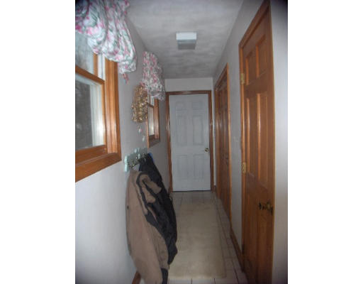 858 Salem Road Dracut, MA 01826 - Photo 11 of 14