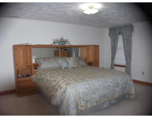 858 Salem Road Dracut, MA 01826 - Photo 12 of 14