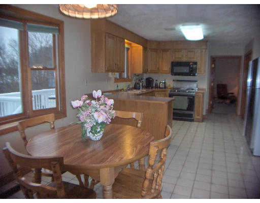858 Salem Road Dracut, MA 01826 - Photo 7 of 14