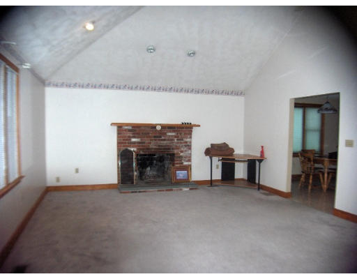 858 Salem Road Dracut, MA 01826 - Photo 8 of 14