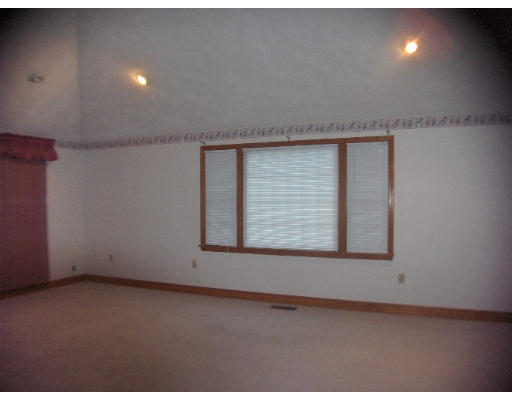 858 Salem Road Dracut, MA 01826 - Photo 9 of 14