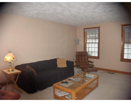 858 Salem Road Dracut, MA 01826 - Photo 10 of 14