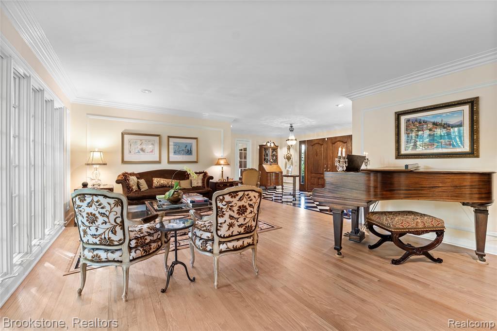 4083 Charing Cross Road Bloomfield Hills, MI 48304 - Photo 6 of 31 Gallery Image 6