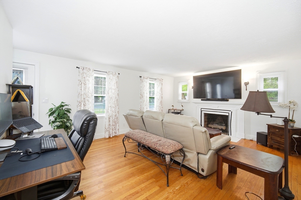 616 Cooley Street Springfield, MA 01128 - Photo 15 of 37