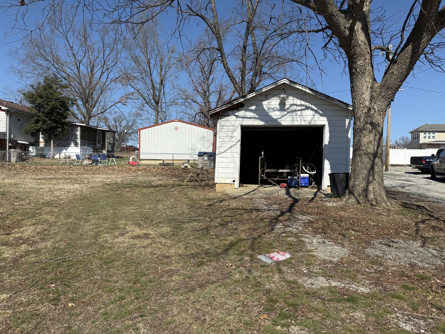2000 1st Street Eldorado, IL 62930 - Photo 14 of 19 a view of a yard with a tree
