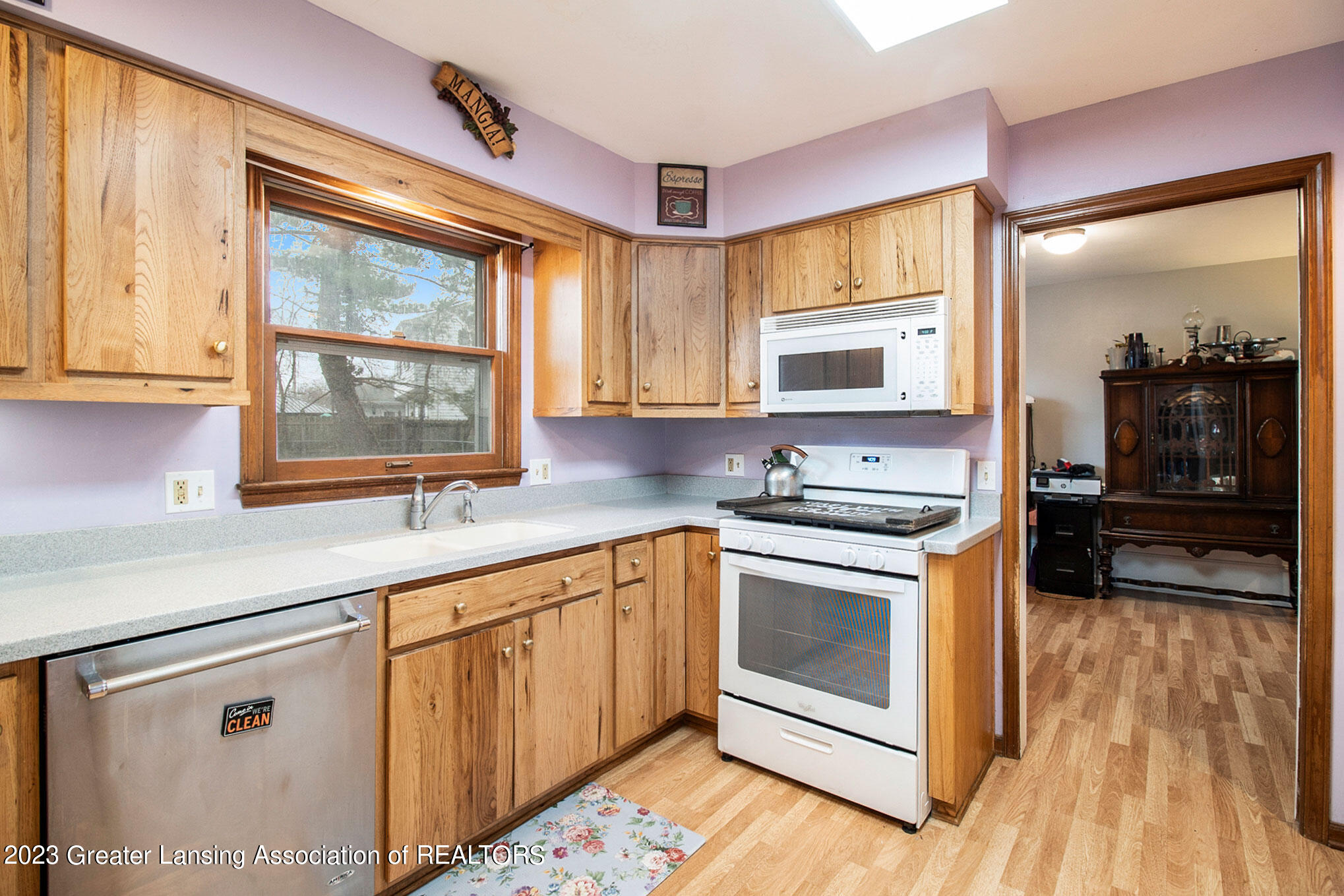 2313 Hampshire Road Lansing, MI 48911 - Photo 7 of 28 0C5A3394