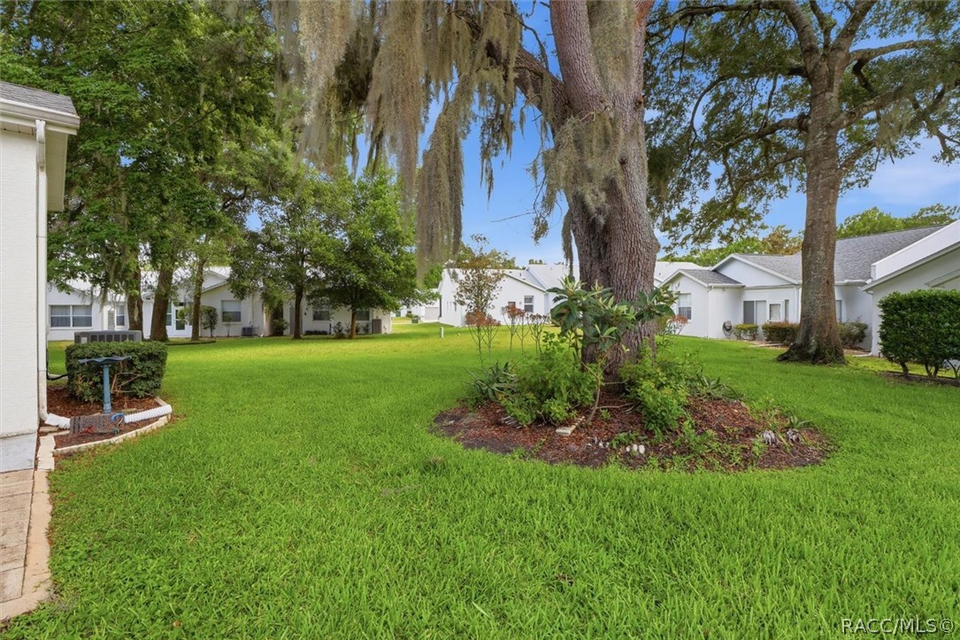 6716 East Waybridge Court Inverness, FL 34452 - Photo 36 of 49 Exterior back