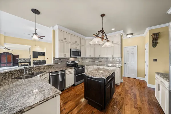 $425,000 | 4003 Huntington Court, Hopkinsville, KY 42240