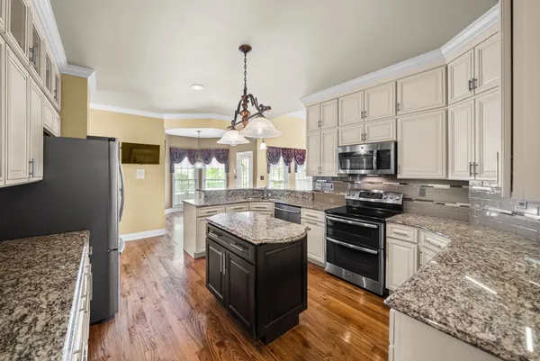 $425,000 | 4003 Huntington Court, Hopkinsville, KY 42240