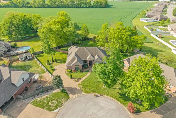 $425,000 | 4003 Huntington Court, Hopkinsville, KY 42240