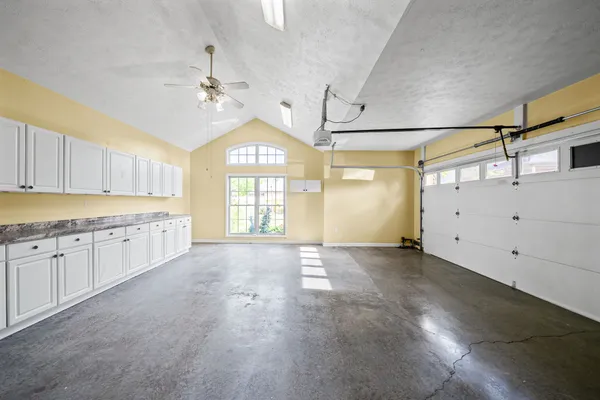$425,000 | 4003 Huntington Court, Hopkinsville, KY 42240