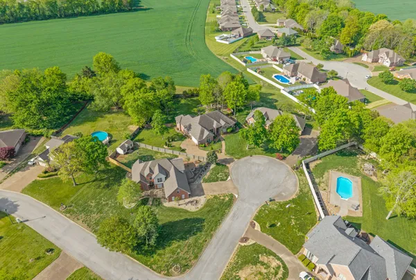 $425,000 | 4003 Huntington Court, Hopkinsville, KY 42240