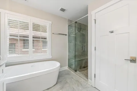 $1,195,000 | 843 North East Avenue, Oak Park, IL 60302