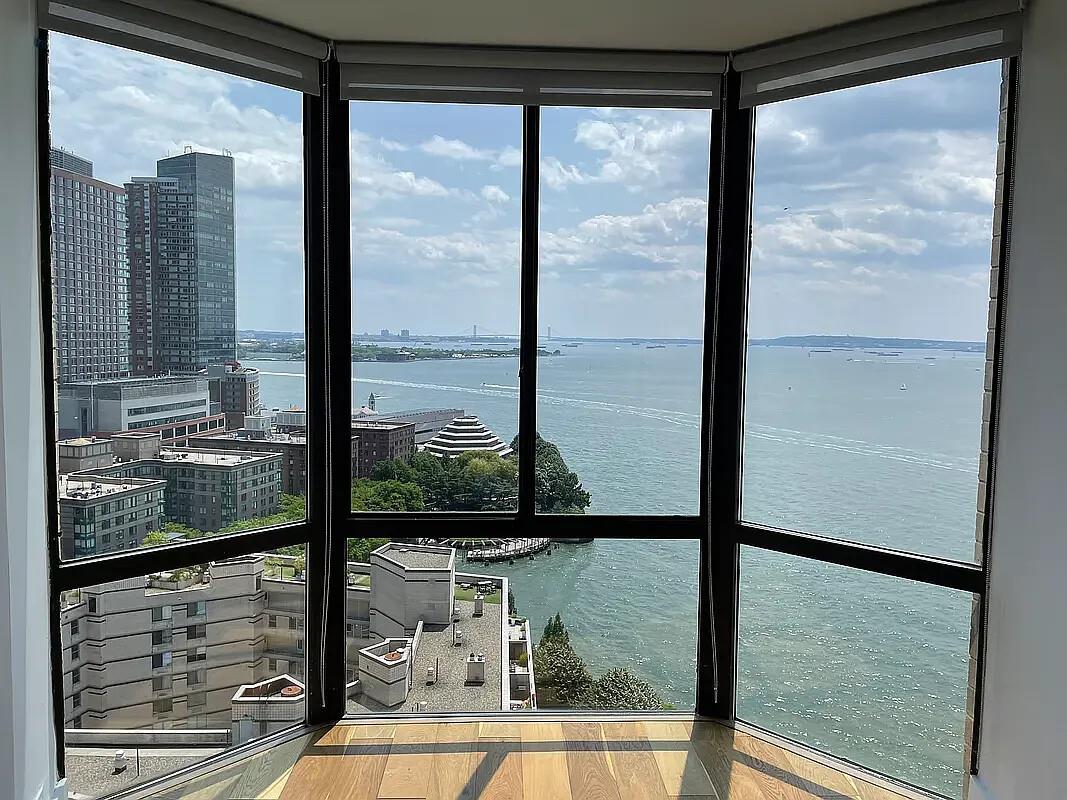 380 Rector Place, Unit 21H Manhattan, NY 10017 - Photo 6 of 12 Gallery Image 6