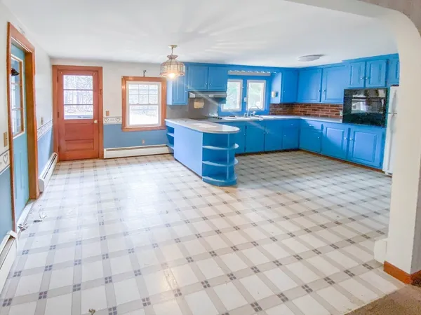$390,000 | 78 Franklin Street, Douglas, MA 01516