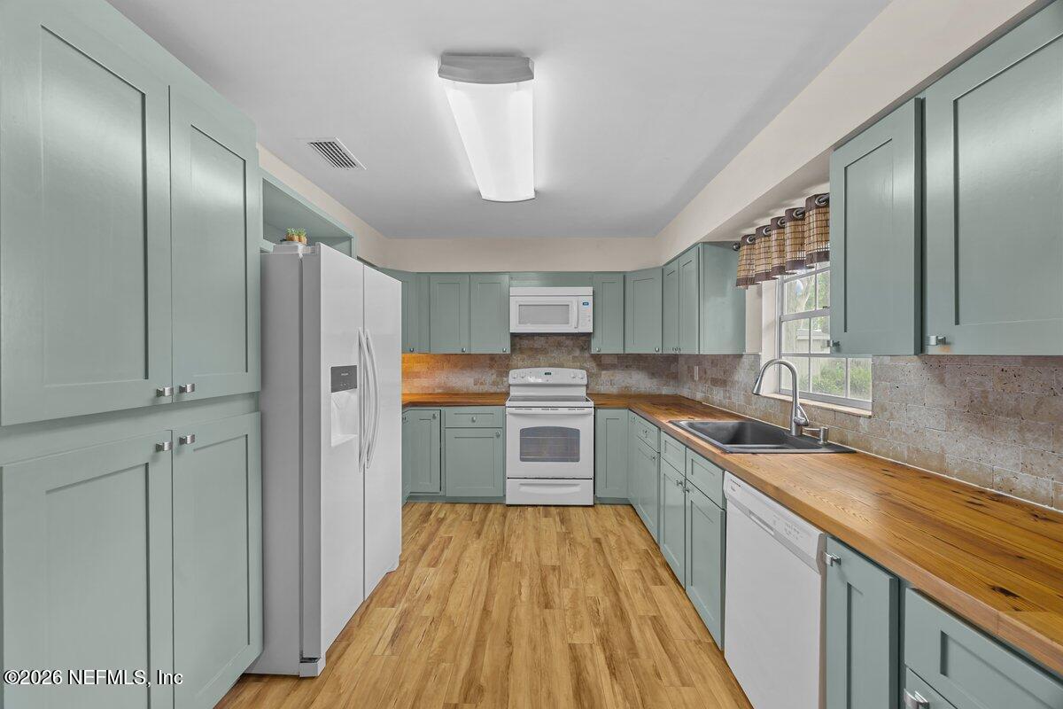 409 Lobelia Road St. Augustine, FL 32086 - Photo 13 of 43 409 Lobelia Rd kitchen