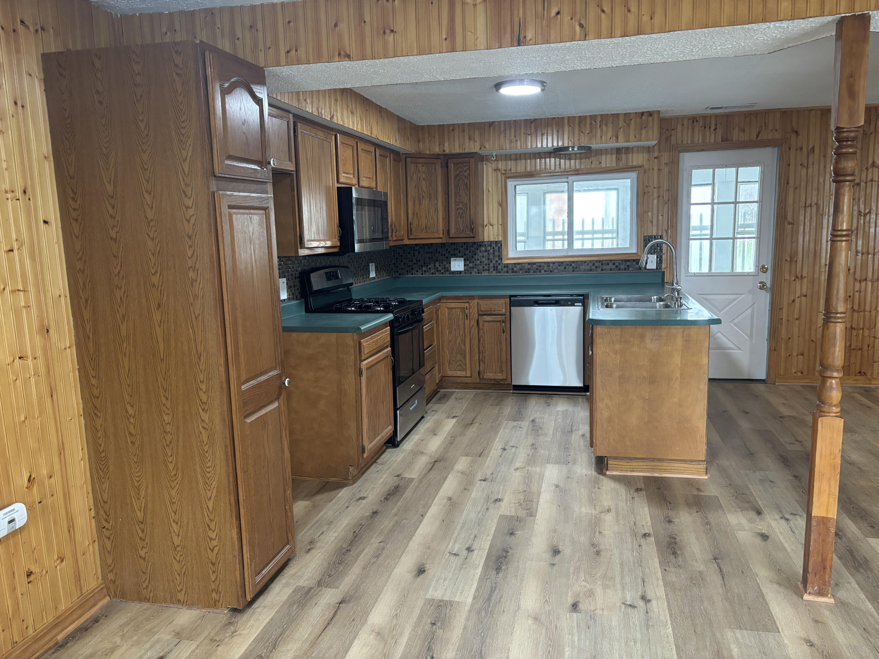 126 East Maple Street Muir, MI 48860 - Photo 19 of 28 IMG_8057